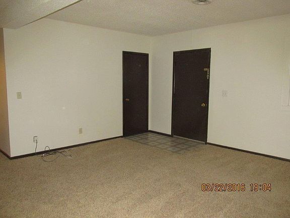 5th image of 105 E Locust St #29