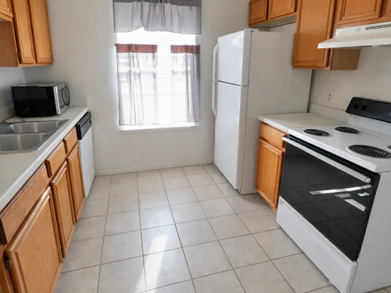 1111 Horizon Dr — Photo 5