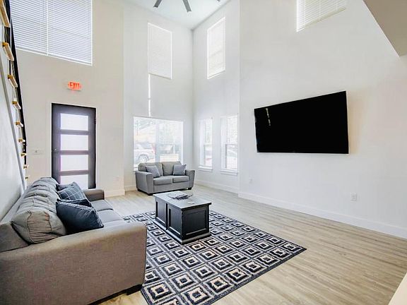 5th image of 2100 W Lowden St #5110