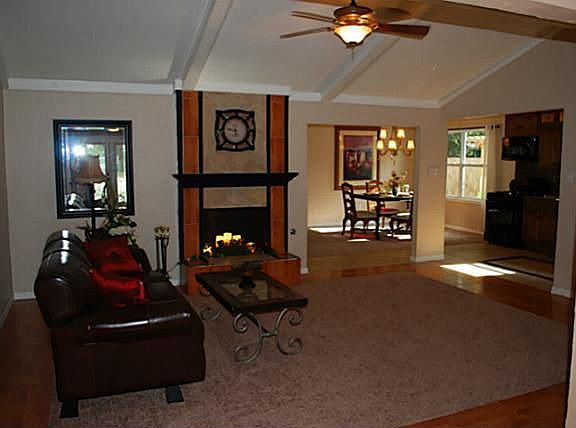 4th image of 2906 Lynnwood Dr