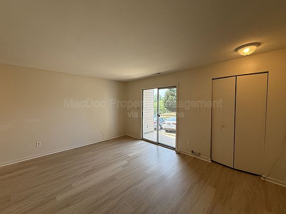 3rd image of 76 Red Maple Ct APT 100