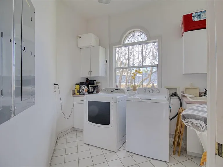 131 Sands Point Dr — Photo 27