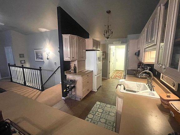 5th image of 3518 Damon Street