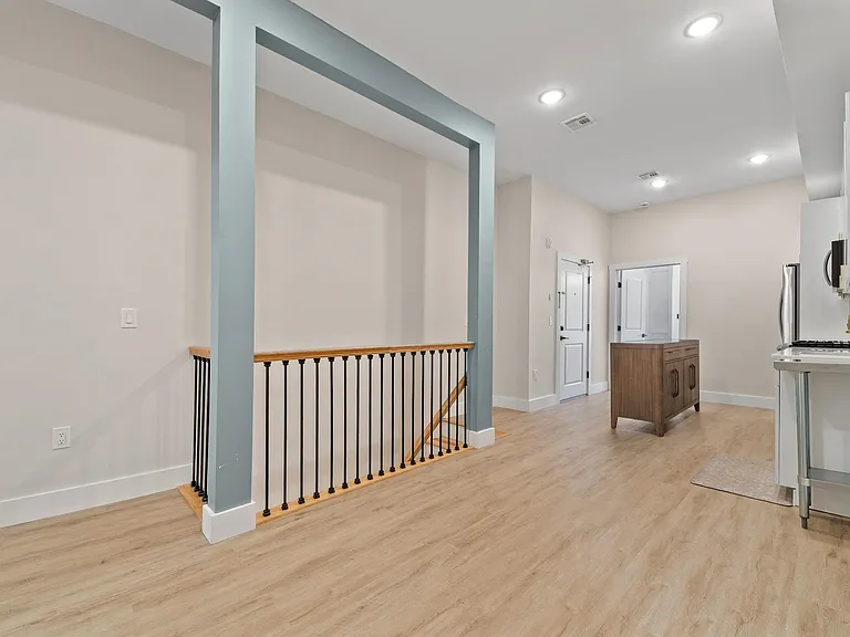 234 Webster Ave #1L — Photo 3