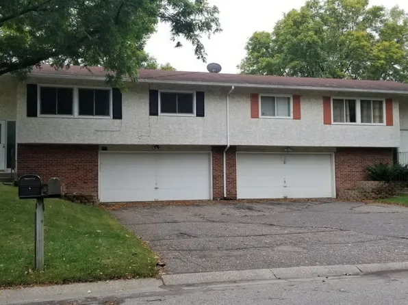 931 6th St SW, New Brighton, MN 55112