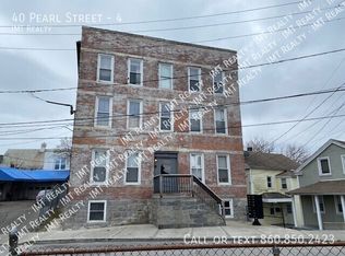 40 Pearl St APT 4, New London, CT 06320