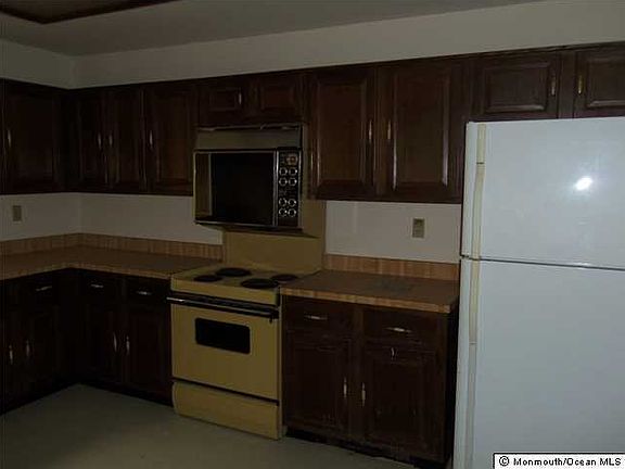 2nd image of 807 Westminster Court #A