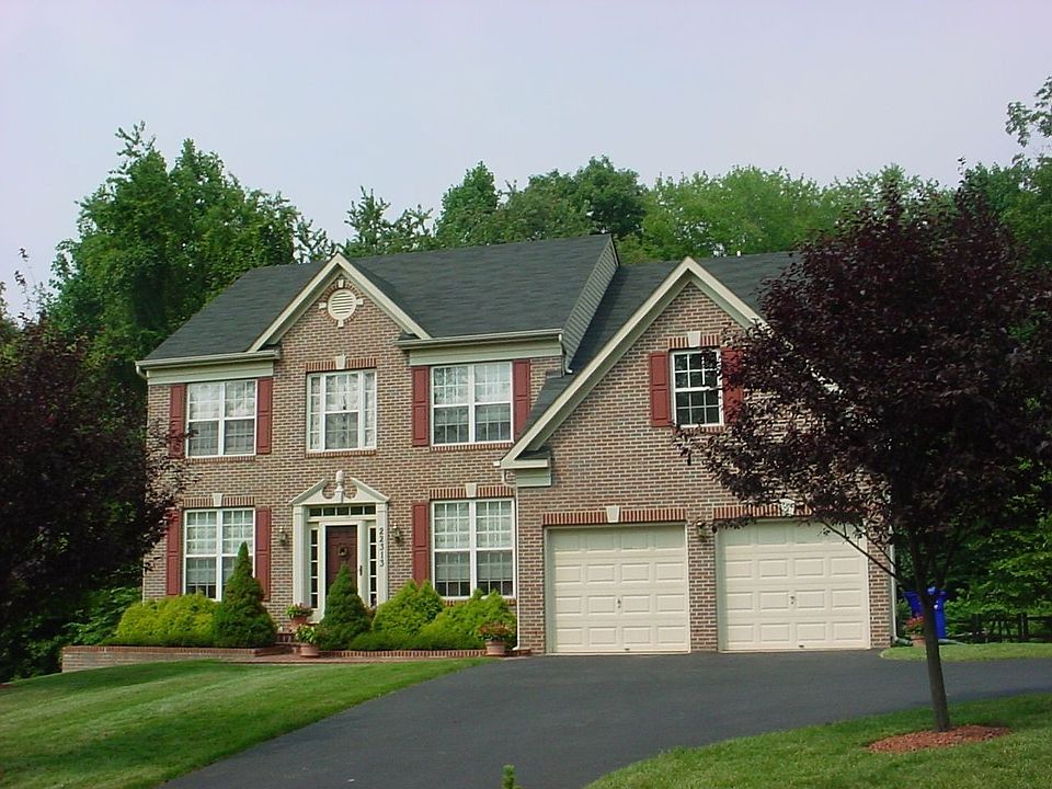 Large wooded lot