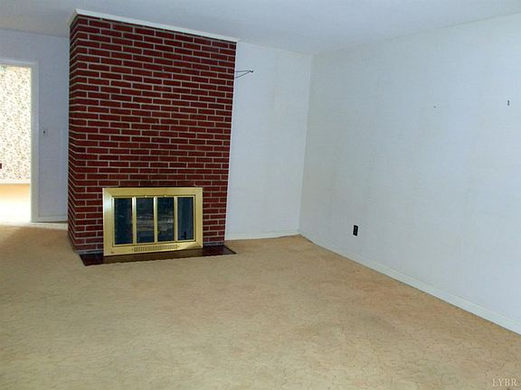 3rd image of 1822 Sunset Dr