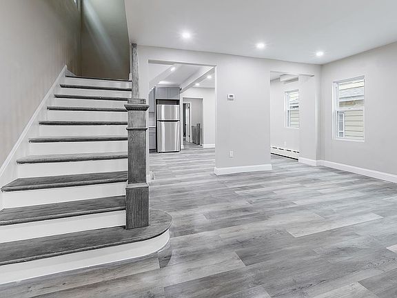 5th image of 4335 Byron Ave #1
