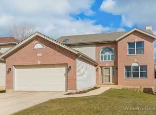 1N155 Papworth St, Carol Stream, IL 60188