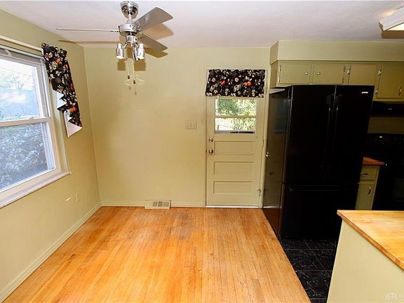 4th image of 2625 Wehrly Ave