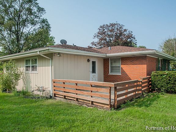 2nd image of 1401 S Monterey Ave