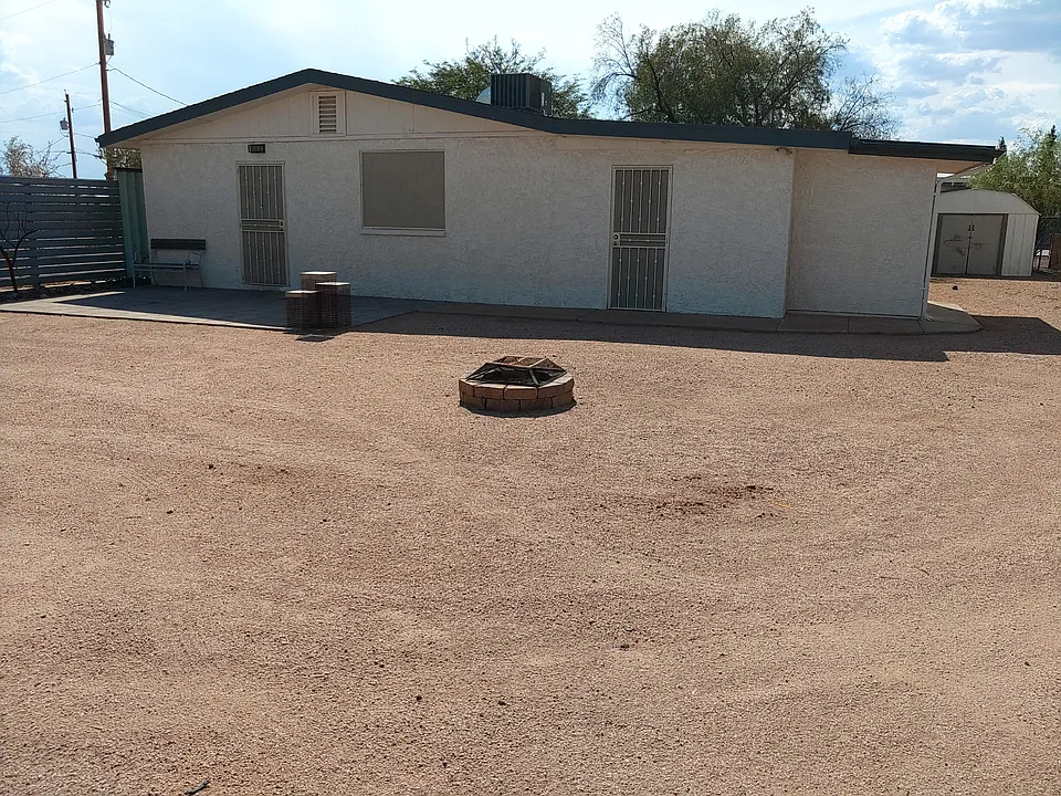 Building Photo 4
