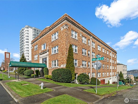 3rd image of 301 N Tacoma Avenue #3