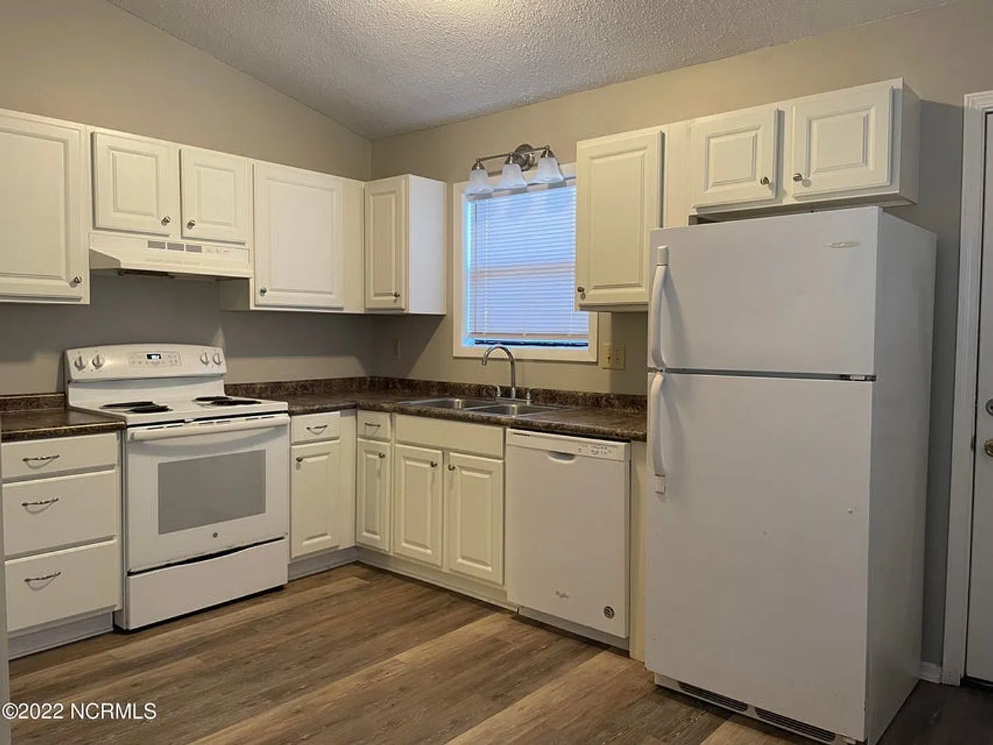 Welcome to Twinwood Drive! — Photo 4