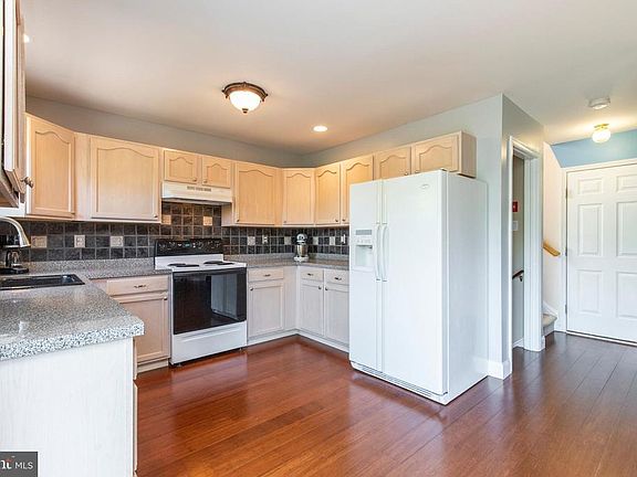 5th image of 119 Millview Dr