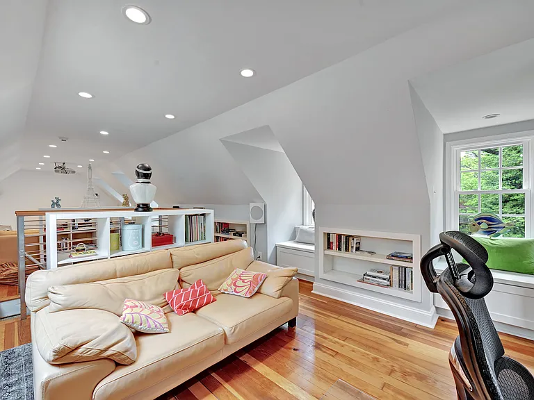 6907 Bradley Blvd — Photo 21