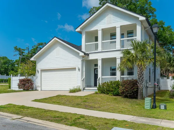 401 Hideaway Ln, Niceville, FL 32578