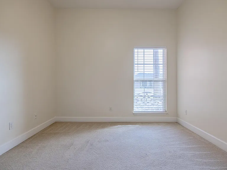 401 Wood Trl — Photo 32