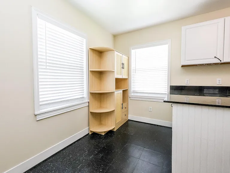 932 Walling St — Photo 13