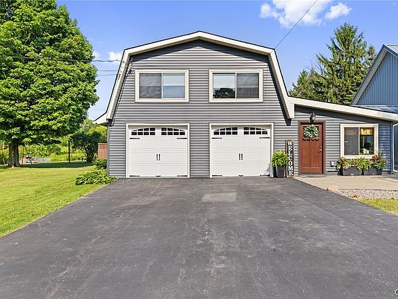 2nd image of 3184 Amber Rd