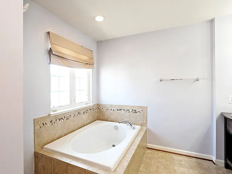 914 Bing Ln — Photo 13