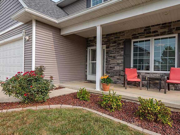 3rd image of 3405 S Glasgow Cir
