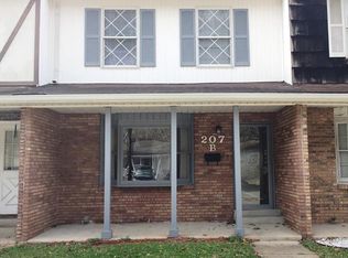 207 Hillside Dr, Nitro, WV 25143