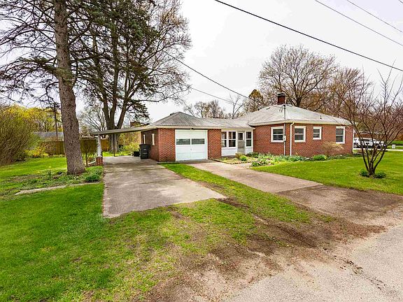3rd image of 142 Marshall Blvd