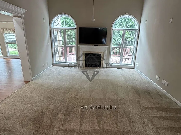 10410 Silver Creek Ct — Photo 34