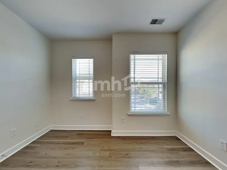 105 Summer Hill Ct — Photo 16