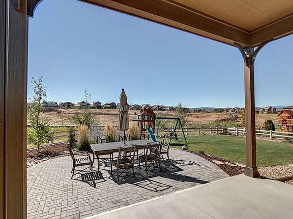 4th image of 640 Meadowleaf Ln