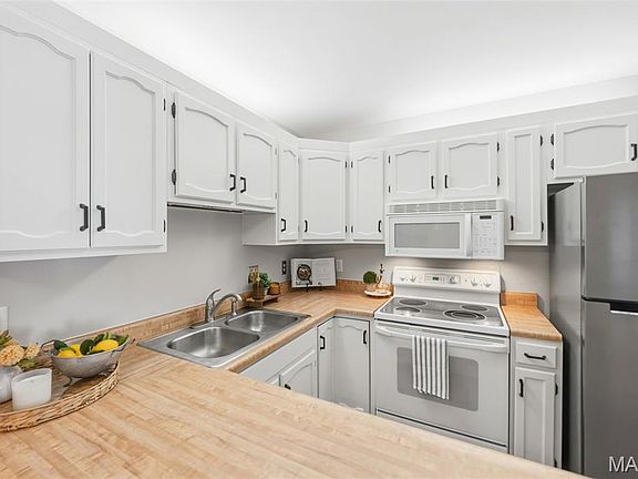 3rd image of 1008 King Dr Unit 2D