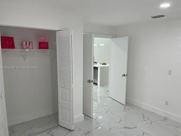 400 Club Cir #202 — Photo 12