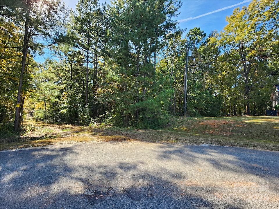 1st image of 1300 Old Greenbriar Dr