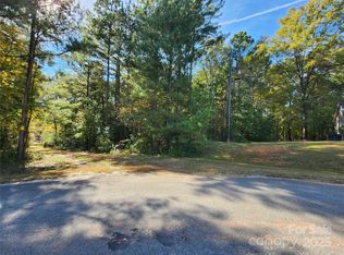 1300 Old Greenbriar Dr, Lancaster, SC 29720