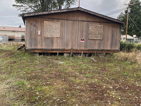 2nd image of 1001 Centralia Ave