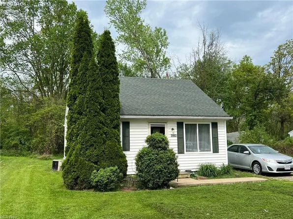 2862 Surf Rd, Lorain, OH 44053