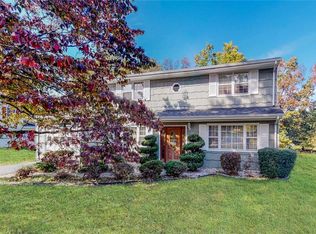 24 Martin Ln, Piscataway, NJ 08854