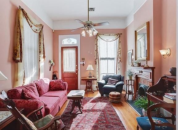 3rd image of 919 Orleans Ave