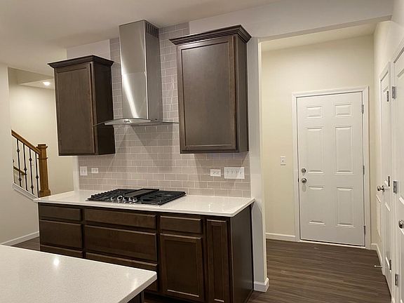 4th image of 547 Watercress Dr