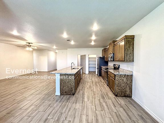 4th image of 8503 Glade Dr
