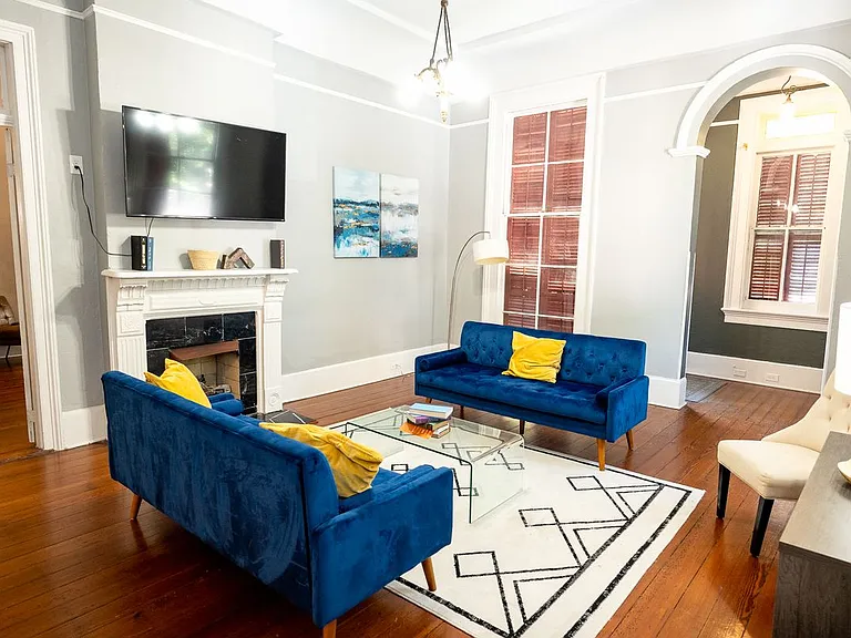 1433 Esplanade Ave — Photo 3