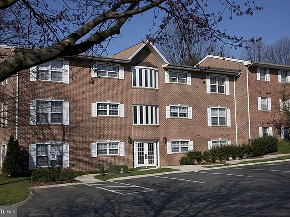 4th image of 1612 Denise Dr APT E