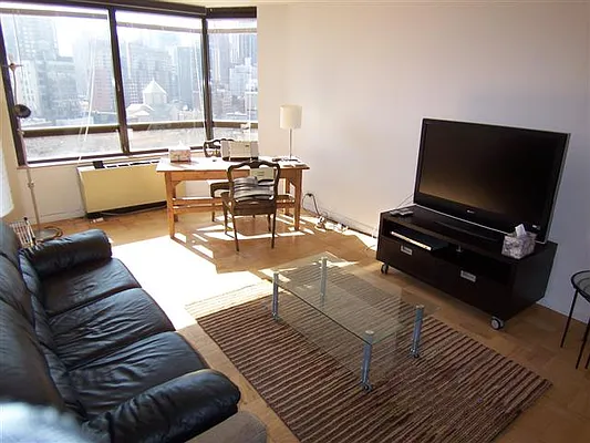 Rented by Luxury Habitat | media 53