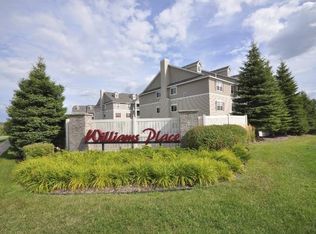 12761 Collegeview Dr APT 101, Eden Prairie, MN 55347
