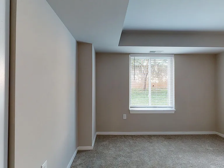 Seneca Place — Photo 54