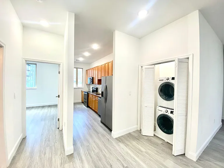439 N 13th St #3E — Photo 2