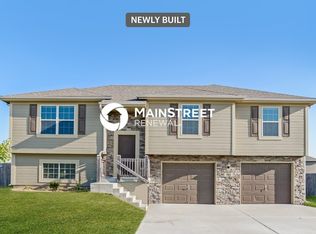 504 192nd St, Smithville, MO 64089